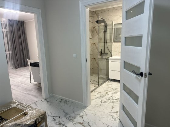 Продаж 1.5 великої ,просторої/1500$квадрат Ужгород