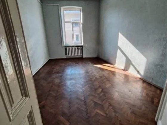 Продається в центрі квартира Черновцы