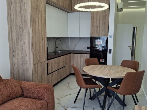 Продам дуже гарну 2 кім в найкращому комплексі міста Ужгород