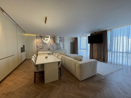 Продаж 2 кімнатної квартири в ЖК Crystal Ужгород