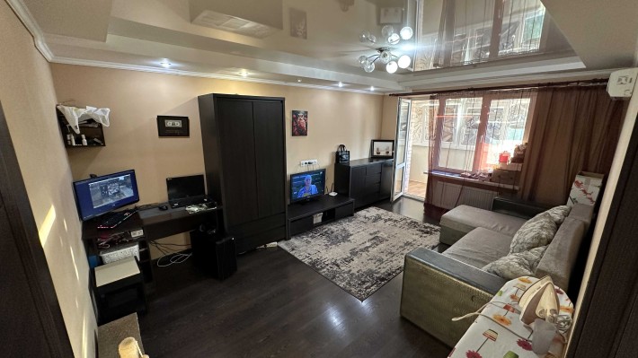 Супер ТЕРМІНОВО !! Продаж 1к на Подолі вул.Панянки з ремонтом - фото 1