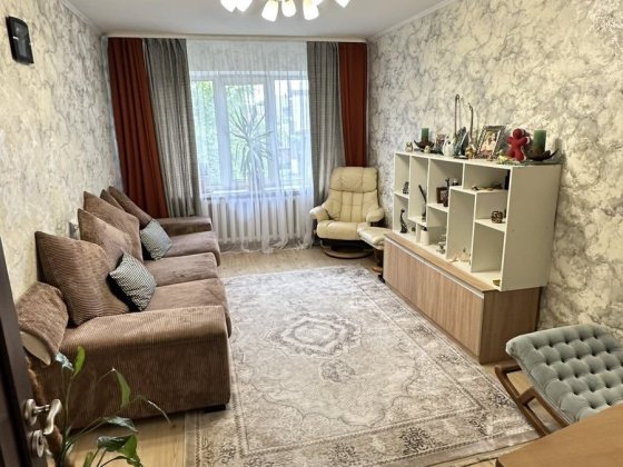 4  кімнатна  квартира  з  ремонтом,   Хороша !!! Ровно