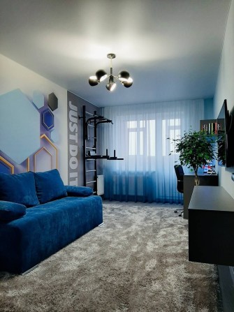 Сучасна 3-кімнатна квартира в новому будинку з автономним опаленням - фото 1