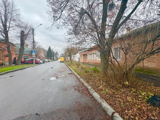 3к квартира з гаражем в районі
Медея Центральний ри Полтава