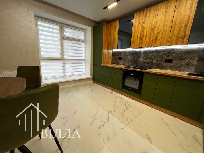 Продам велику 2 кімнатну квартиру у цегляному будинку - фото 1