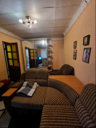 Поділ. Продам трикімнатну квартиру  в цегляному будинку - фото 1