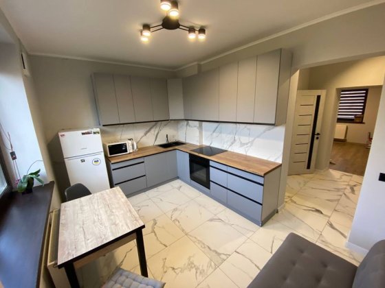 Однокімнатна квартира вул.Київська(центр)свій двір паркомісце гараж ал Черновцы