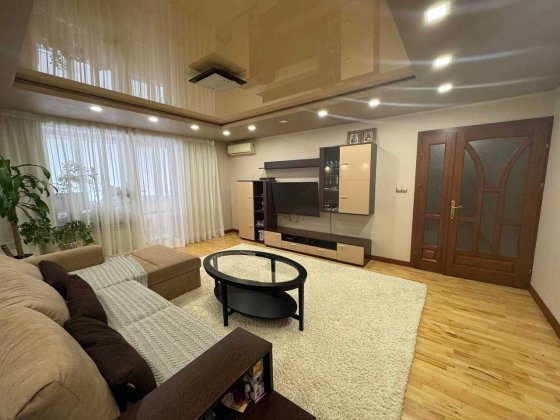 Простора 3-кімнатна квартира, Ужгород, р‑н. Боздош Ужгород