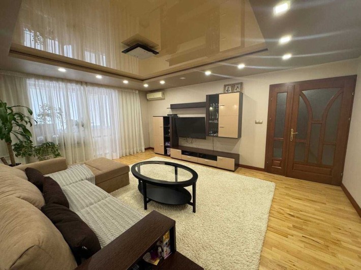 Простора 3-кімнатна квартира, Ужгород, р‑н. Боздош - фото 1