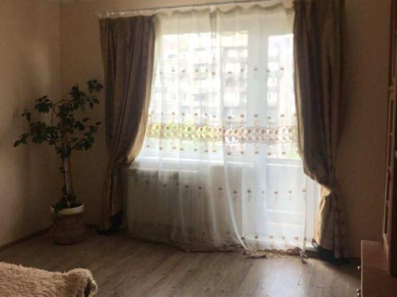 Продаж 3х кім в хорошій локації, 65м.кв Ужгород