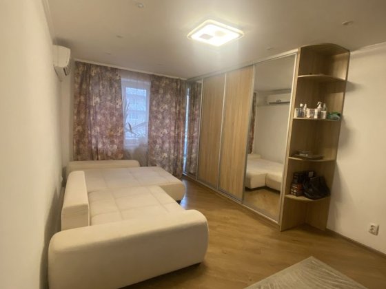 3-кімнатна на Минайській