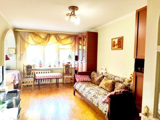 | Продається 2-кімнатна квартира, цегляний будинок, зручна локація Рівне