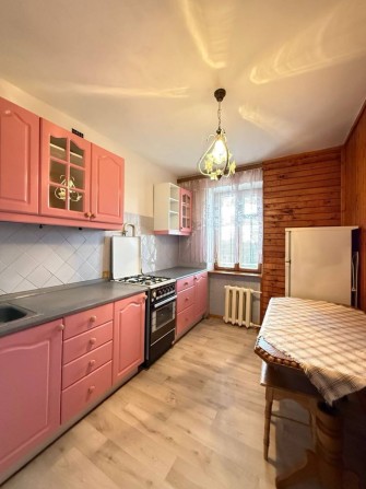 Продам чудову квартиру в тихому районі! - фото 1