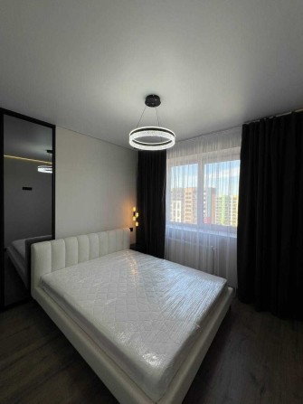 Продам укомплектовану 1-кімнатну квартиру в ЖК "На Щасливому" - фото 1