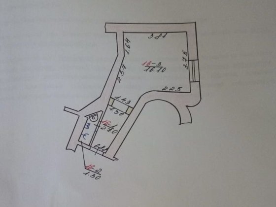 Продається 1 кімнатна напів цоколь Черновцы