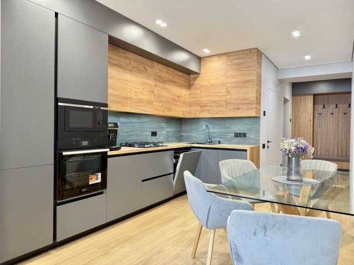 3-Кімнатна 92 кв. м. «На Щасливому» Нова! Сучасна! Якісний Ремонт! - фото 1