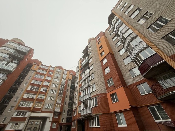 Продаж 3 кім. квартири поблизу центру - фото 1