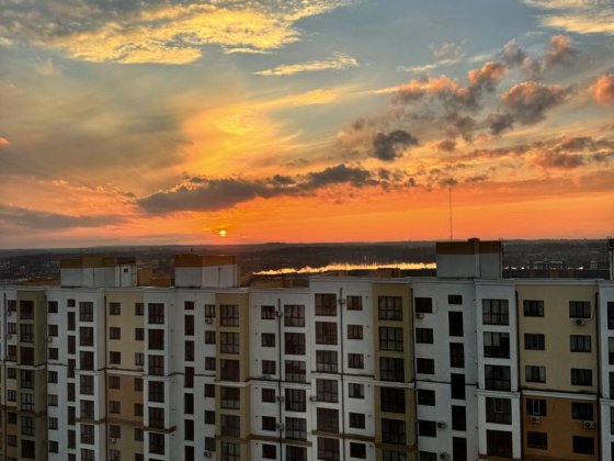 Продаж! Двохкімнатна квартира 74м2 З Виглядом на Озеро Щасливе Рівне