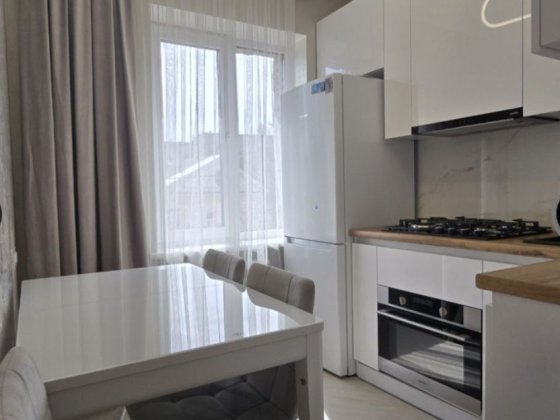 Продаж 2-х кімнатної квартири,  проспект Незалежності Черновцы