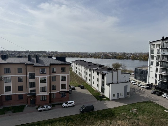 Продаж 2 кімнатної квартири з панорамою на озеро! - фото 1
