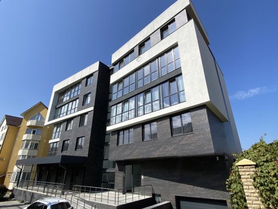 Продаж квартири,центр, новобудова,кромакс буд,три кімнати, таунхаус Чернівці