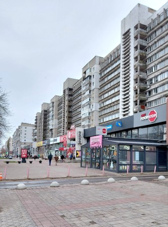 2 кімнатна квартира поруч з ТРЦ Мануфактура та 9 школою. - фото 1