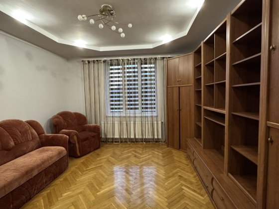 Продаж квартири в р-ні Роша Чернівці