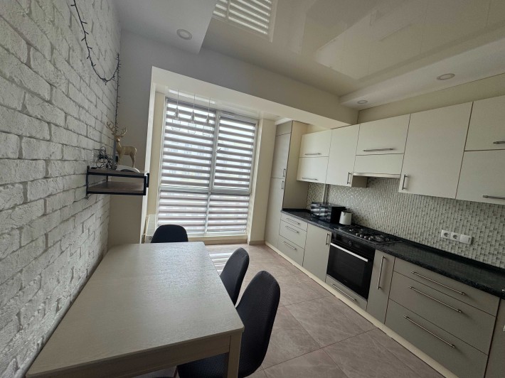 Продам 1 кімнатну квартиру на Щасливому з ремонтом - фото 1