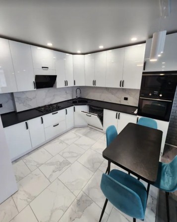 Продаж 3к квартири 85 кв. м на просп. Злуки - фото 1