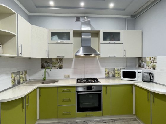 ПРОДАЖ 2-кімн КВАРТИРИ в комфортному ЖК САКУРА + КЛАДОВА / податки 2% Ужгород