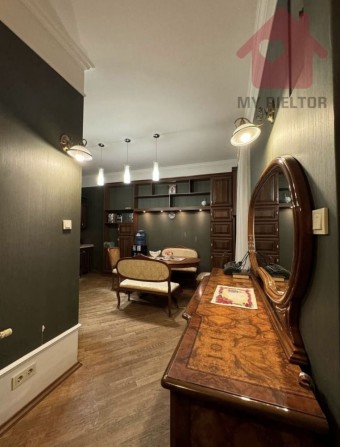 Продаж просторої квартири по вул. Волошина - фото 1