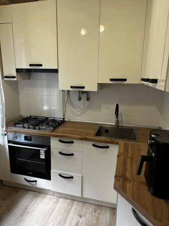 Продам 3 кімнатну квартиру поруч центру міста - фото 1