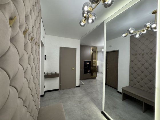 Продам 2 кімн стильну новобудову, центр (здана) Чернівці