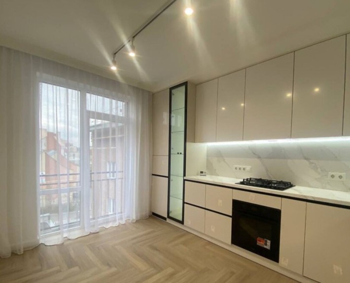 Продаж стильної 2 кім квартири у центрі по вул. Острозького - фото 1