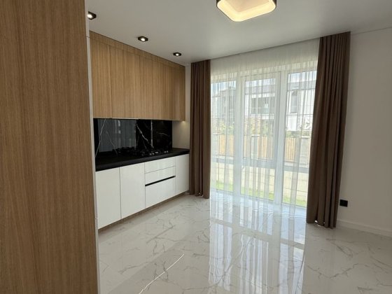 Продаж 2 кімнатної квартири На Щасливому Ровно