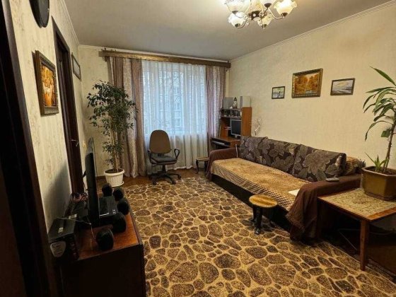 "Продається затишна  4-кім. квартира. Цегла Рівне