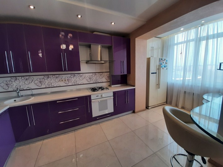 Продам 4 ком с АО, Вид на Парк,Центр, Ремонт, Мебель, Техника - фото 1