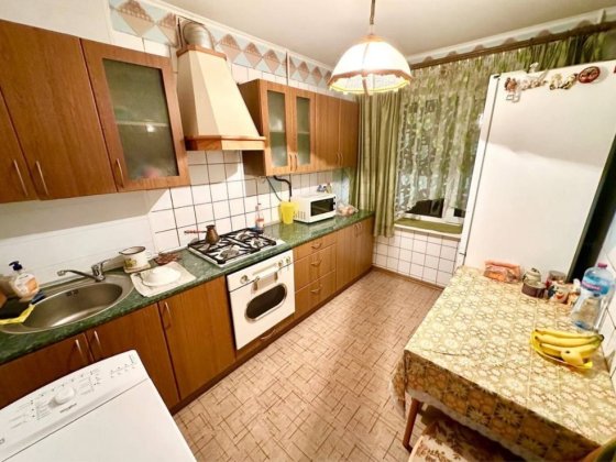 Продаж 3 кімнатної квартири в спальному районі Полтава