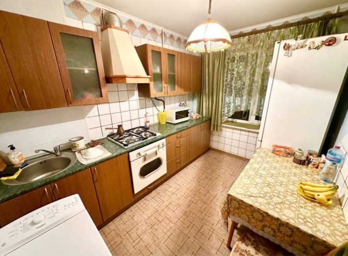 Продаж 3 кімнатної квартири в спальному районі - фото 1