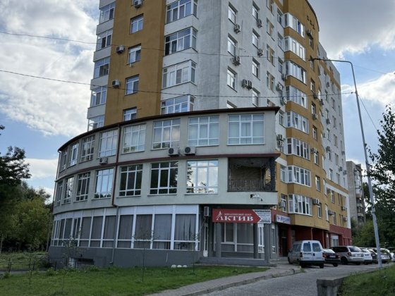 Продам 3-кімн Новобуд, ТЦ Майдан, 105м2 Черновцы