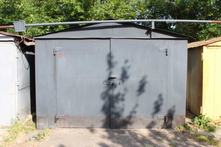 сдам металич гараж на углу шинная  героев сталинг -богдана хмельницког - фото 1