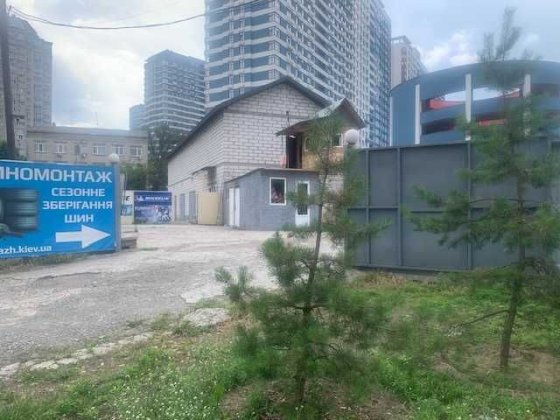 Оренда гаражу , складу 80кв.м (40 м -1п, 40 м -підвал) на Лівобережній