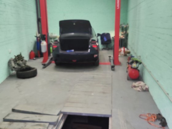 Оренда гаража з підйомником 130 м2