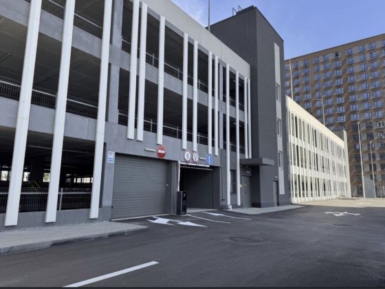 Оренда паркомісця, електромобіль, Варшавський 3 Київ