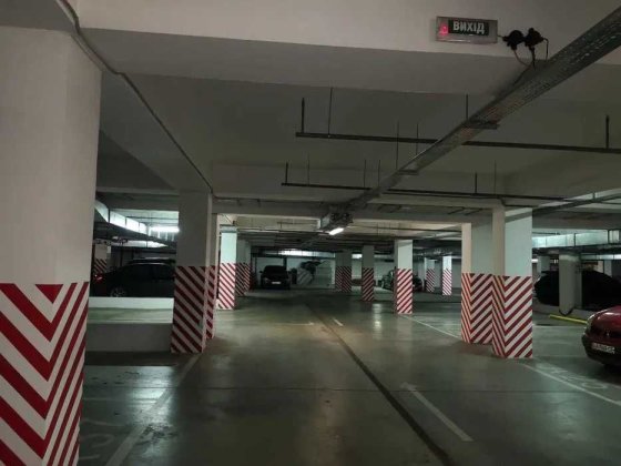 Оренда парко-місця , Дарницький район, вул. Дніпровська набережна 26-В Київ