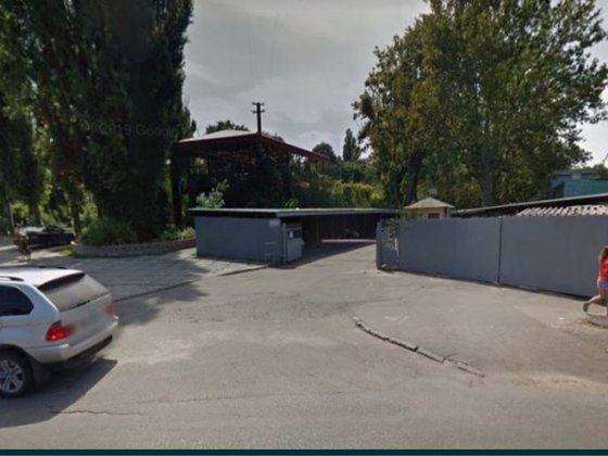 Сдам крытое место на стоянке Одесса