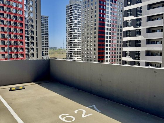 Аренда паргкінга Варшавський 3