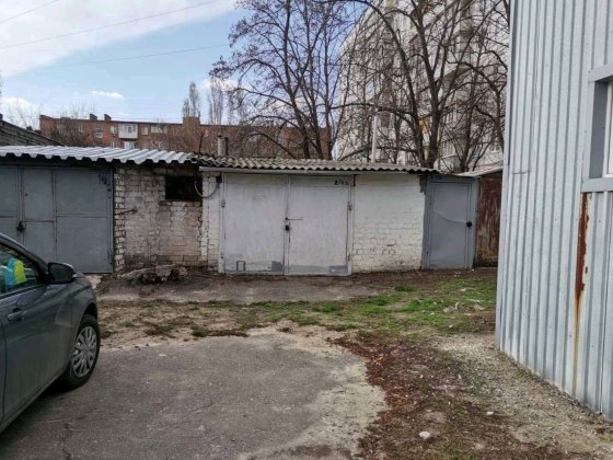 Продам гараж з документами на гараж і приватизованою землею Харьков