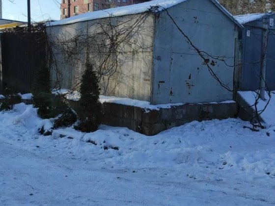 Гараж металевий .Офомлений  в гаражному кооперативі, Київ