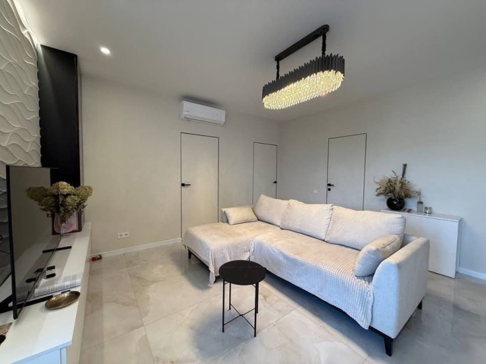 Продається стильна 2 кімнатна квартира в клубному будинку поблизу Цент - фото 1